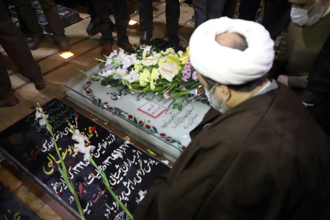 در سفر آیت‌الله محامی به کرمان صورت گرفت
زیارت مزار شهید سپهبد حاج قاسم سلیمانی