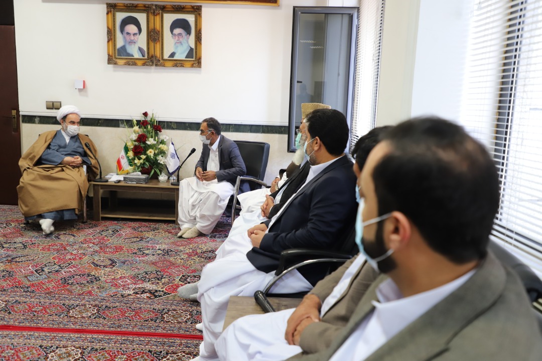 در دیدار جمعی از بزرگان بخش کورین زاهدان مطرح شد
سرعت قطار پیشرفت در استان با آشوب و التهاب کاهش می یابد