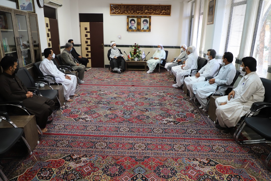 دیدار نماینده مقام معظم رهبری در سیستان‌وبلوچستان و جمعی از علما و معتمدین شهرستان سرباز
