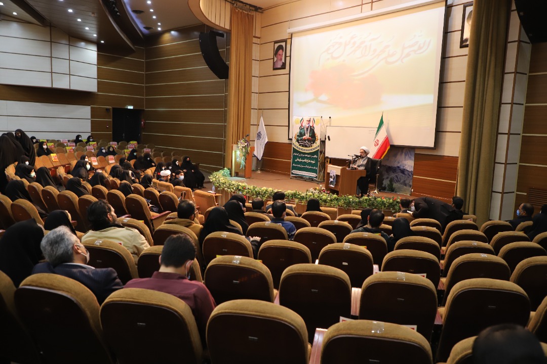 سخنرانی نماینده ولی فقیه در سیستان‌و‌بلوچستان در مراسم اختتامیه همایش خانواده متعالی