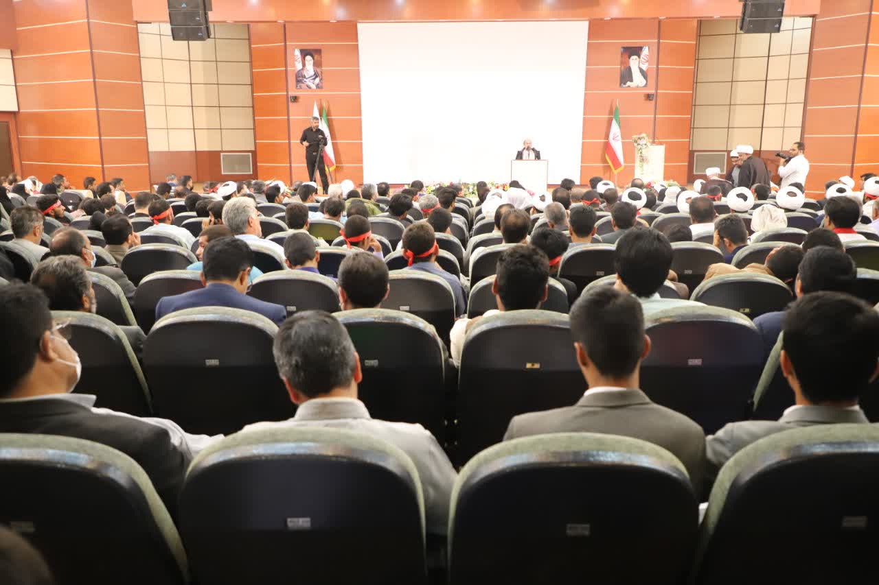 آیت‌الله محامی در سیزدهمین همایش خورشید ولایت مطرح نمود: مقام معظم رهبری مصداق آیه «اشداء علی الکفار رحماء بینهم» می‌باشد