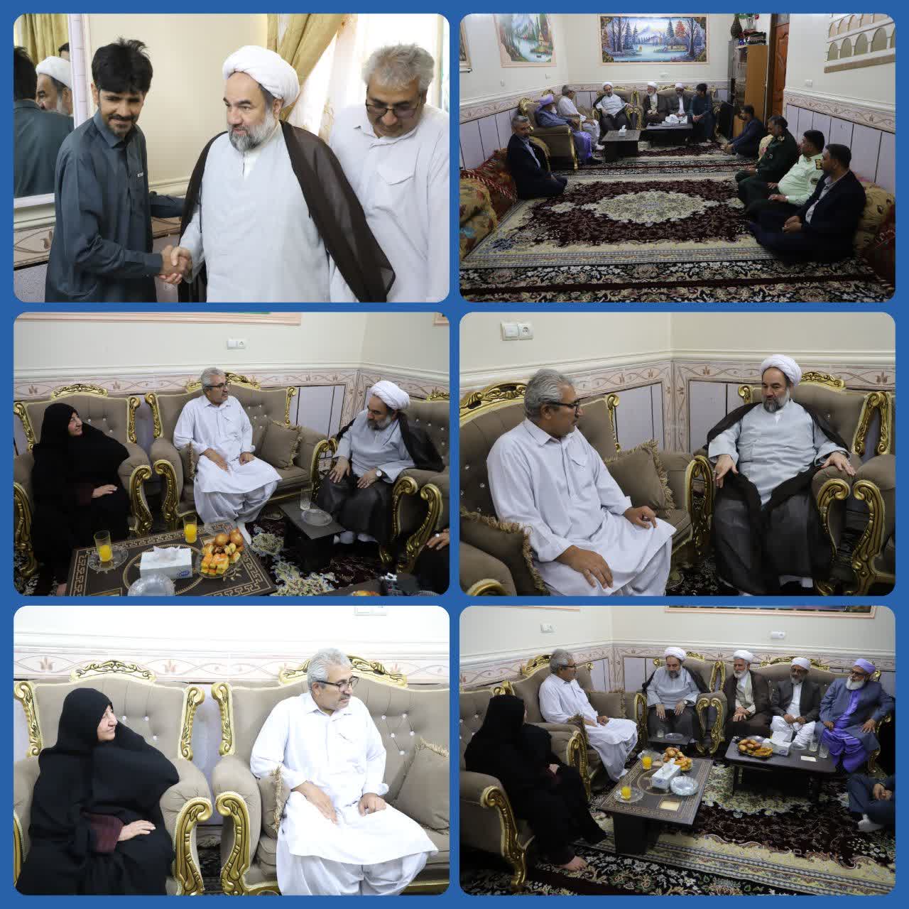 نماینده مقام معظم رهبری در سیستان و بلوچستان با حضور در منزل مرحوم مولوی شهنوازی، درگذشت این عالم اهل‌سنت را تسلیت گفت