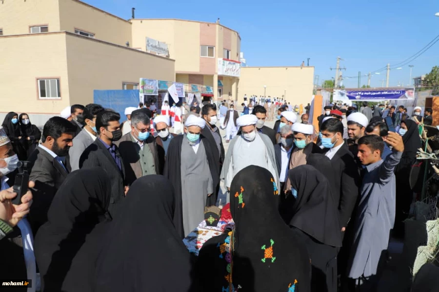 گزارش تصویری بازدید آیت‌الله محامی نماینده مقام معظم رهبری در سیستان‌وبلوچستان از نمایشگاه توانمندی‌های شهرستان و دست آوردهای انقلاب در شهرستان ایرانشهر 3