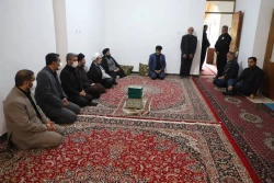 گزارش تصویری حضور آیت‌الله محامی نماینده ولی‌فقیه در سیستان‌وبلوچستان در منزل شهید پاسدار محمود آبسالان و ادای احترام به خانواده گرانقدر این شهید 6