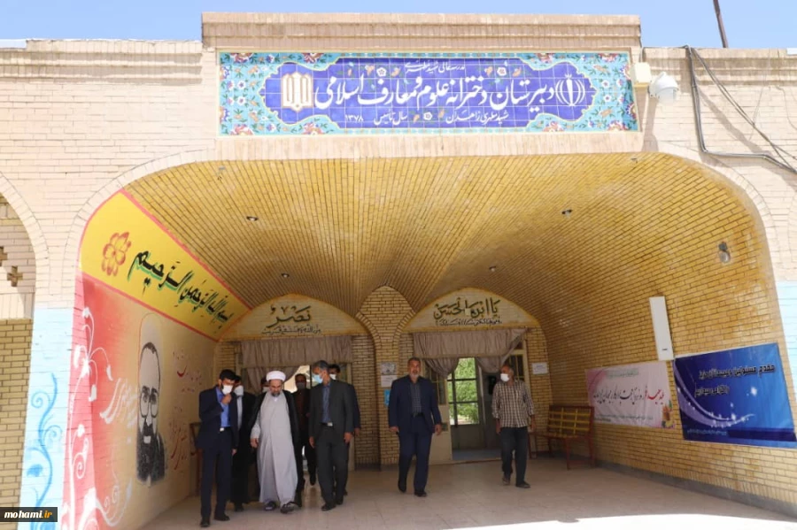 گزارش تصویری دیدار صمیمی آیت‌الله محامی نماینده ولی‌فقیه در سیستان‌وبلوچستان با جمعی از دانش آموزان مدرسه معارف زاهدان 18