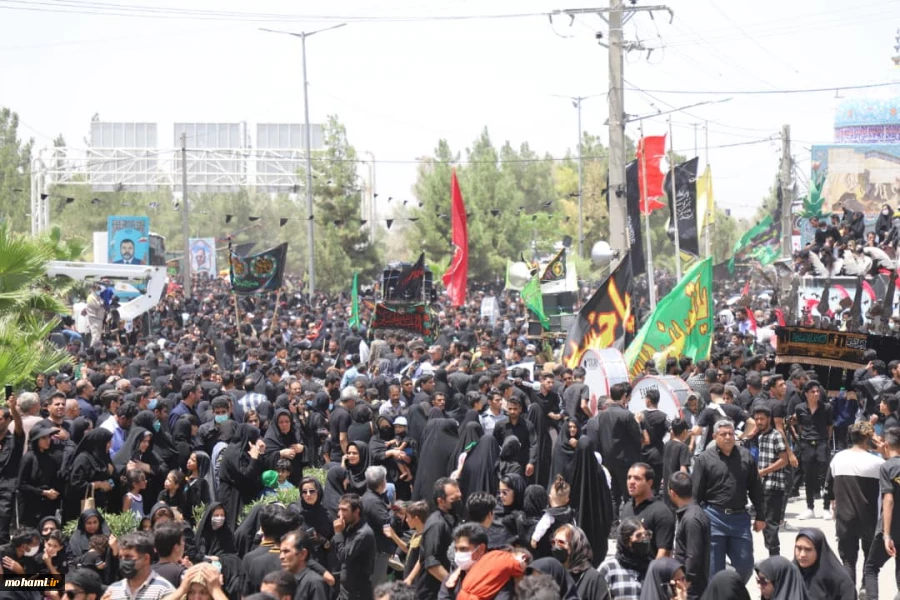 گزارش تصویری حضور در عزاداری و اقامه نماز ظهر عاشورا توسط آیت‌الله محامی نماینده ولی‌فقیه در سیستان‌وبلوچستان 3