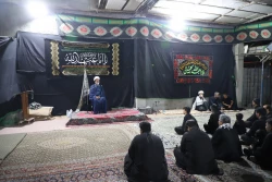 گزارش تصویری حضور آیت‌الله محامی نماینده ولی‌فقیه در سیستان‌وبلوچستان در مراسم عزاداری شام غریبان حسینی در محل مساجد ولیعصر(عج)، امام هادی(ع)، علی ابن موسی‌الرضا(ع)، بقیه‌الله‌ الاعظم(عج) حسینیه افاغنه و دارالشفای حضرت ابوالفضل(ع) شهر زاهدان 4