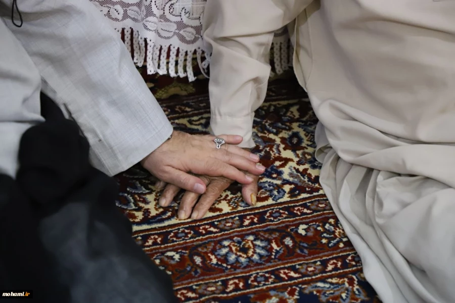 گزارش تصویری حضور آیت‌الله محامی در منزل خانواده اولین شهید «جنگ رمضان» در کنارک 6