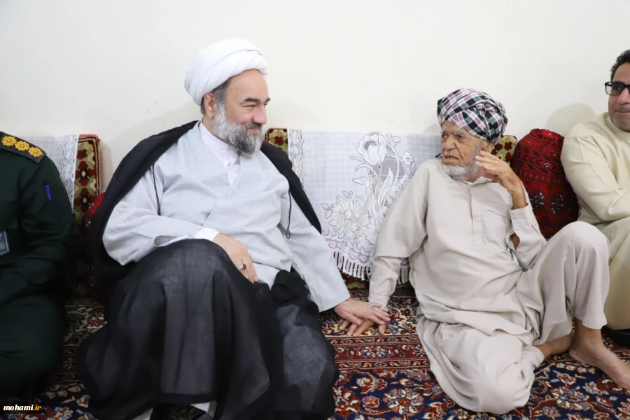 گزارش تصویری حضور آیت‌الله محامی در منزل خانواده اولین شهید «جنگ رمضان» در کنارک 8