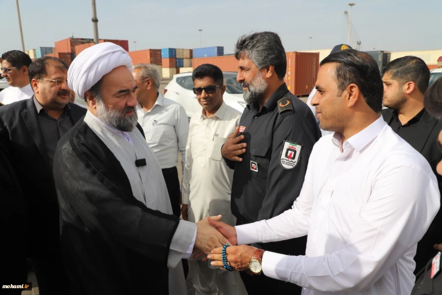 گزارش تصویری بازدید آیت‌الله محامی نماینده ولی‌فقیه در سیستان و بلوچستان از اسکله شهید بهشتی چابهار
 4