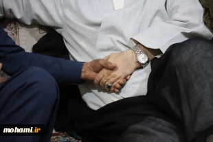 گزارش تصویری
دیدار آیت‌الله محامی با خانواده شهید مصطفی قادری در شهر علی‌اکبر  3