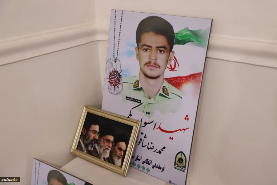 گزارش تصویری 
حضور آیت‌الله محامی در منزل شهید محمدرضا شاقوزائی در روستای اصغرِ شهرستان زابل 3
