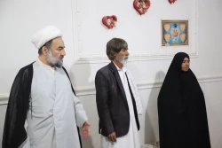 گزارش تصویری 
حضور آیت‌الله محامی در منزل شهید محمدرضا شاقوزائی در روستای اصغرِ شهرستان زابل 6